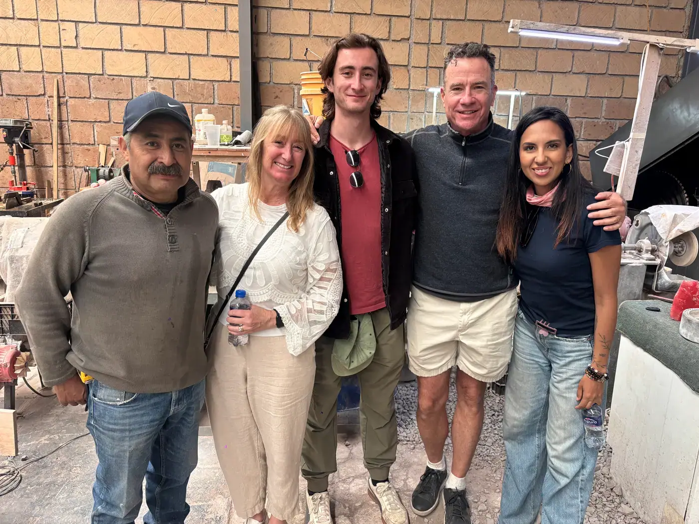 Travelers exploring Teotihuacán together